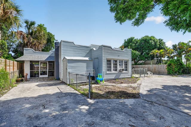 633 Franklin Road, West Palm Beach FL 33405 - West Palm Beach, FL - Photo 4