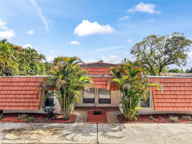 10600 NW 45th St, Coral Springs FL 33065 - Coral Springs, FL - Photo 3