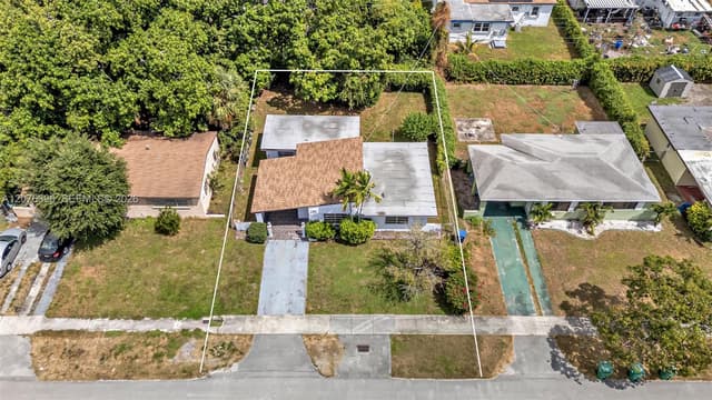 835 NW 84th St, Miami FL 33150 - Miami, FL - Photo 3
