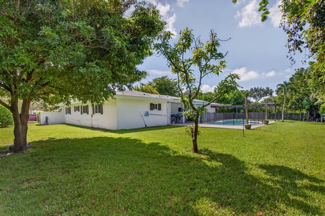 2400 NW 105TH Terrace, Coral Springs FL 33065 - Coral Springs, FL - Photo 4