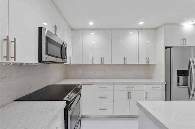 90 Edgewater Dr # 104, Coral Gables FL 33133 - Coral Gables, FL - Photo 3