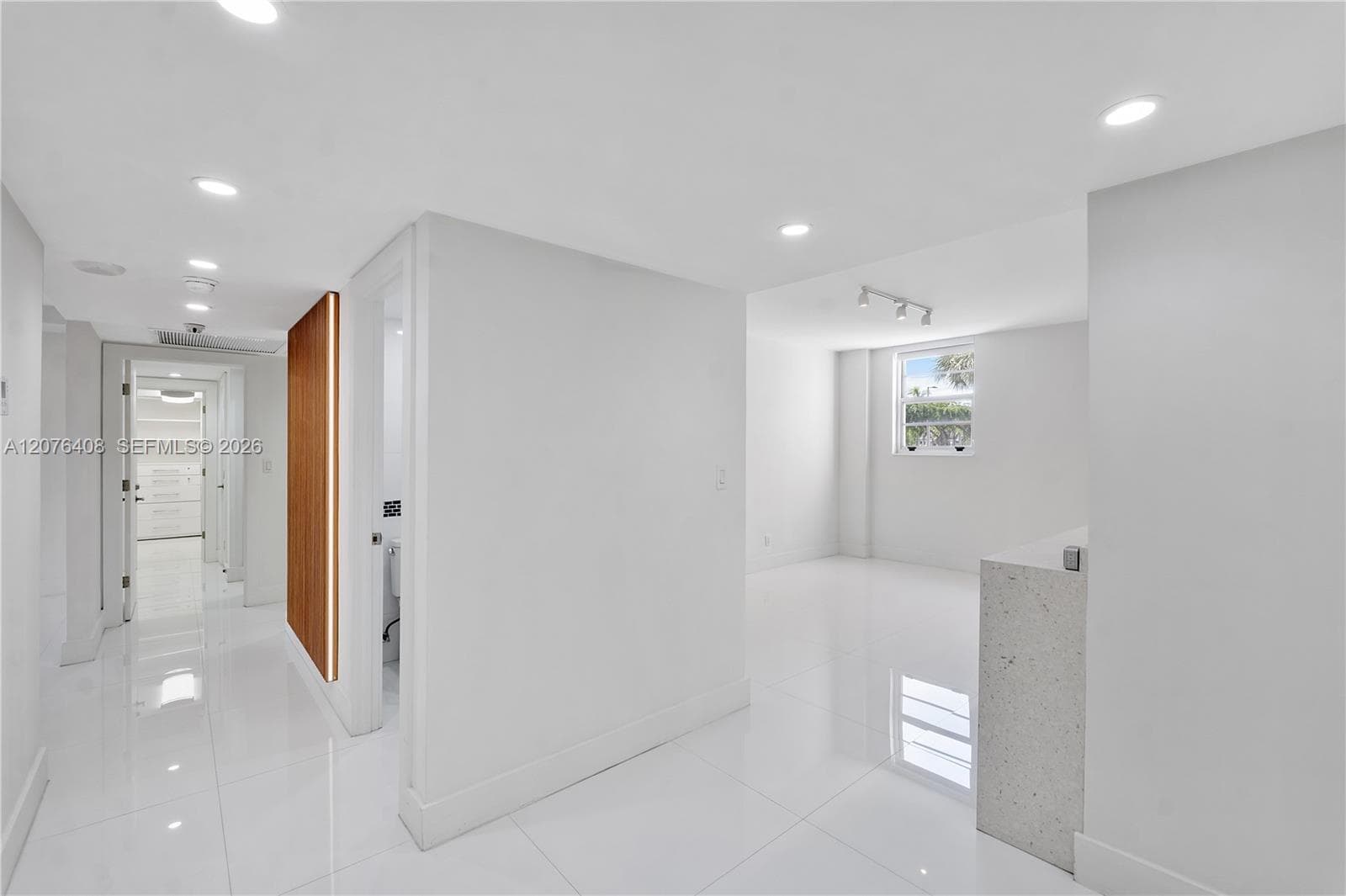 90 Edgewater Dr # 104, Coral Gables FL 33133 - Coral Gables, FL - Photo 1