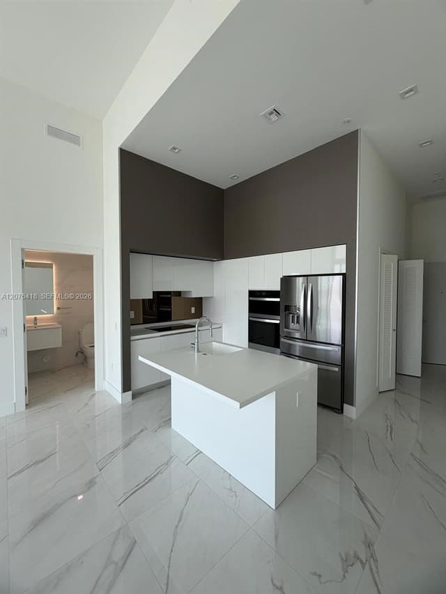 1170 E HALLANDALE BEACH BLVD # 502, Hallandale Beach FL 33009 - Hallandale Beach, FL - Photo 2