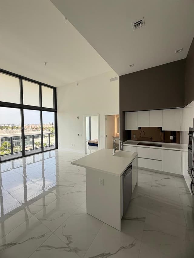 1170 E HALLANDALE BEACH BLVD # 502, Hallandale Beach FL 33009 - Hallandale Beach, FL - Photo 4