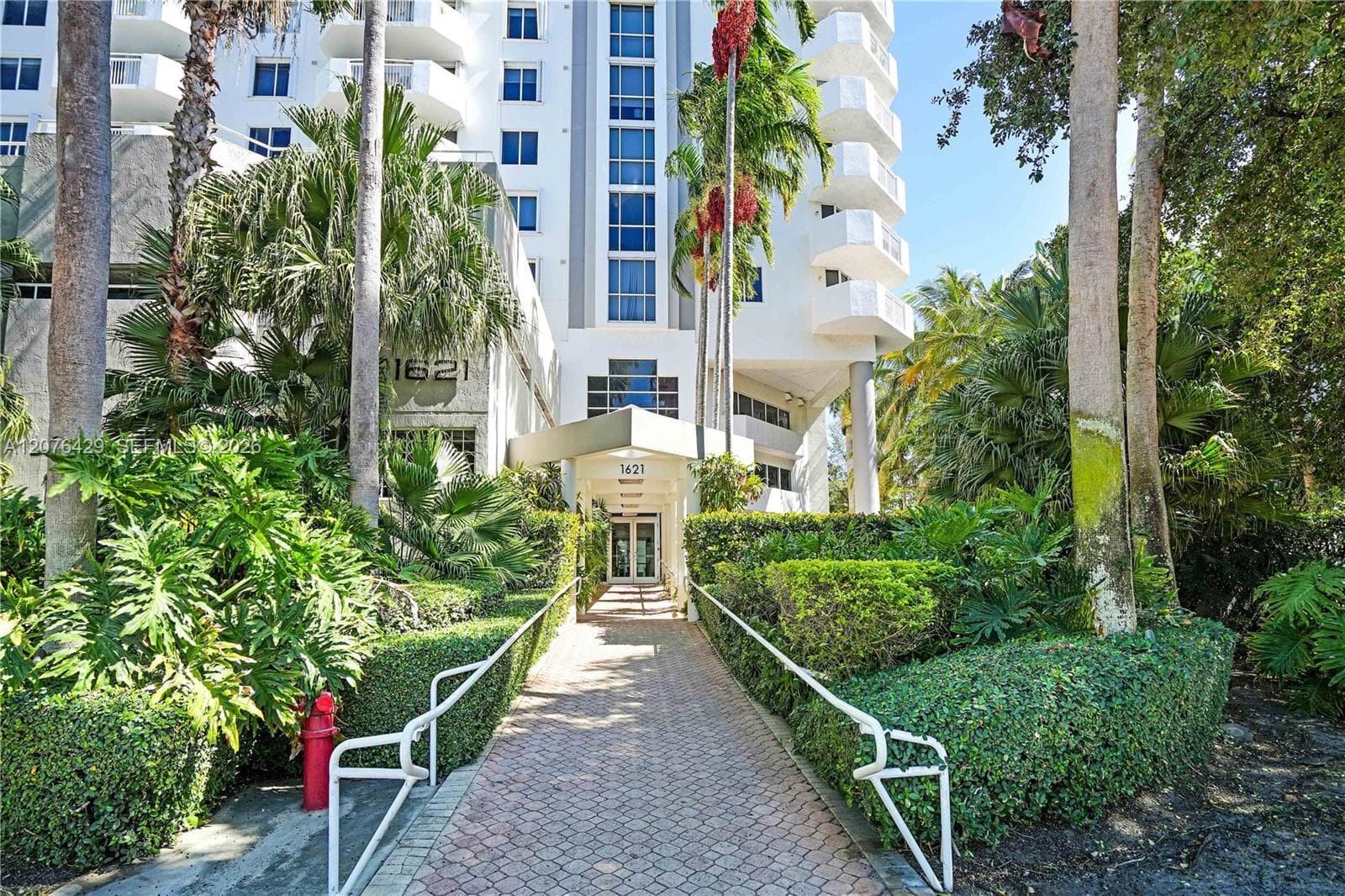 1621 Bay Rd # 604, Miami Beach FL 33139 - Miami Beach, FL - Photo 1