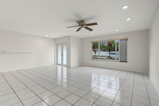 17721 SW 93rd Ave, Palmetto Bay FL 33157 - Palmetto Bay, FL - Photo 2