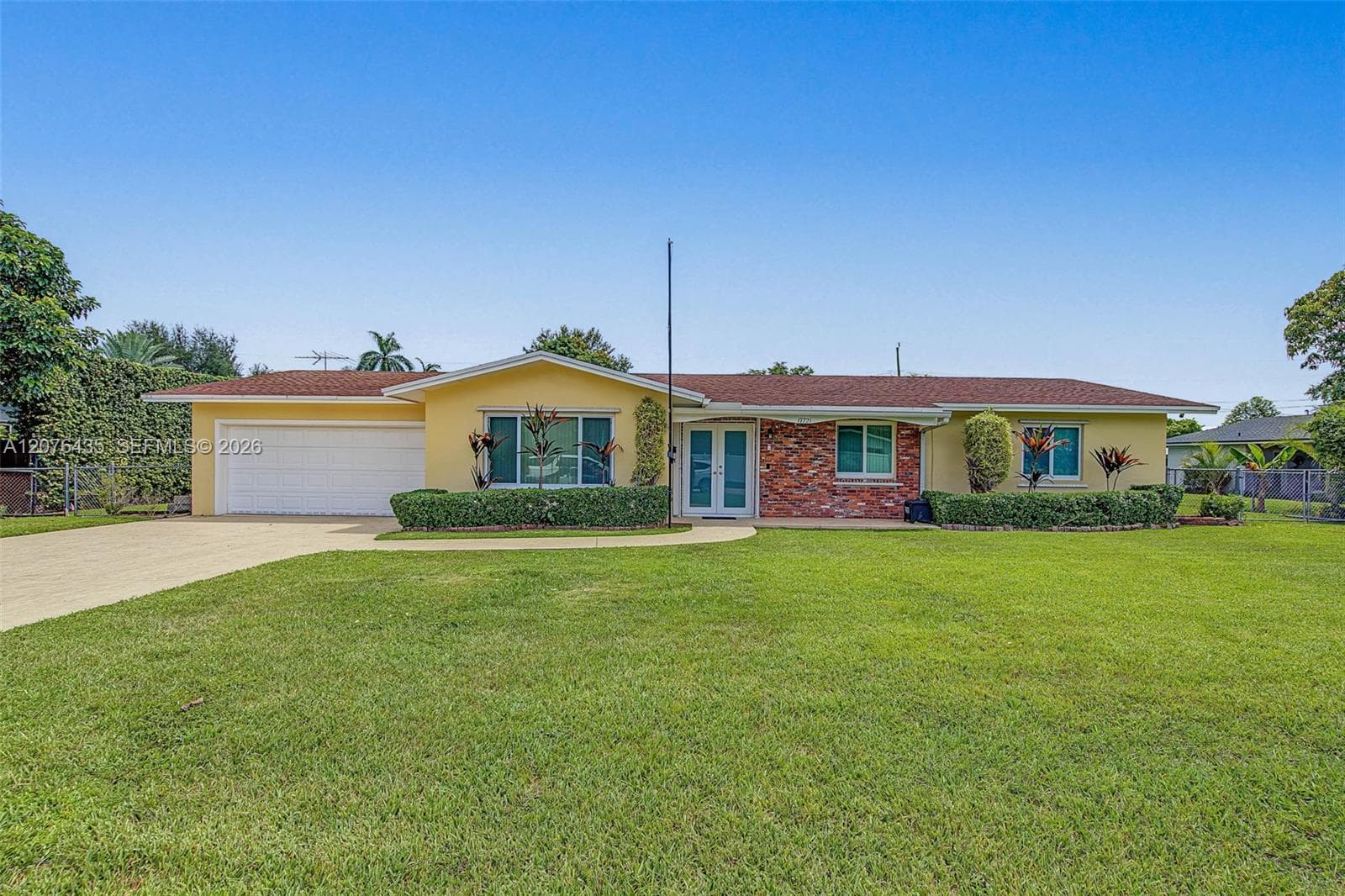 17721 SW 93rd Ave, Palmetto Bay FL 33157 - Palmetto Bay, FL - Photo 1