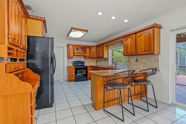 17721 SW 93rd Ave, Palmetto Bay FL 33157 - Palmetto Bay, FL - Photo 5