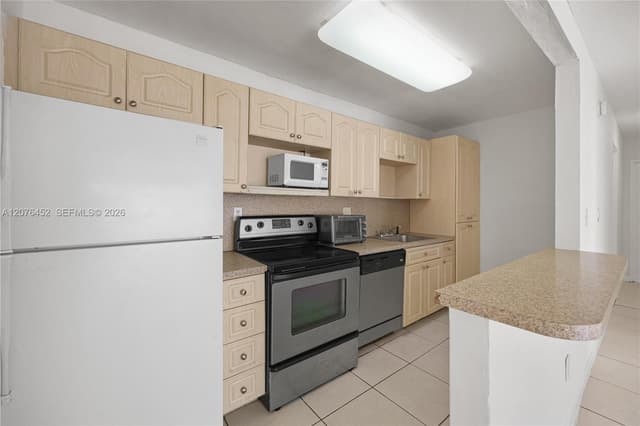 4154 NW 79th Ave # 2A, Doral FL 33166 - Doral, FL - Photo 7