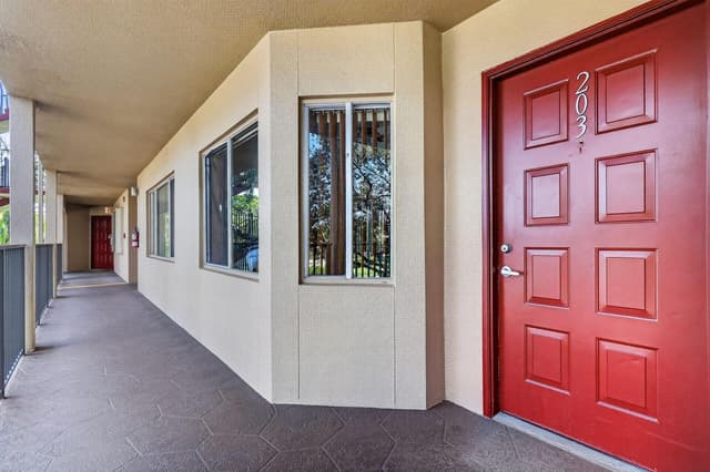 13700 SW 11th Street # 203A, Pembroke Pines FL 33027 - Pembroke Pines, FL - Photo 4