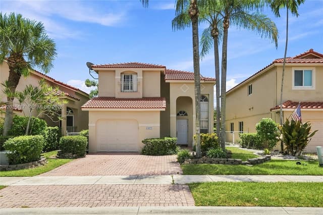 15822 SW 16th Ct, Pembroke Pines FL 33027 - Pembroke Pines, FL - Photo 2