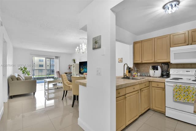 3527 NE 168th St # 203, North Miami Beach FL 33160 - North Miami Beach, FL - Photo 4