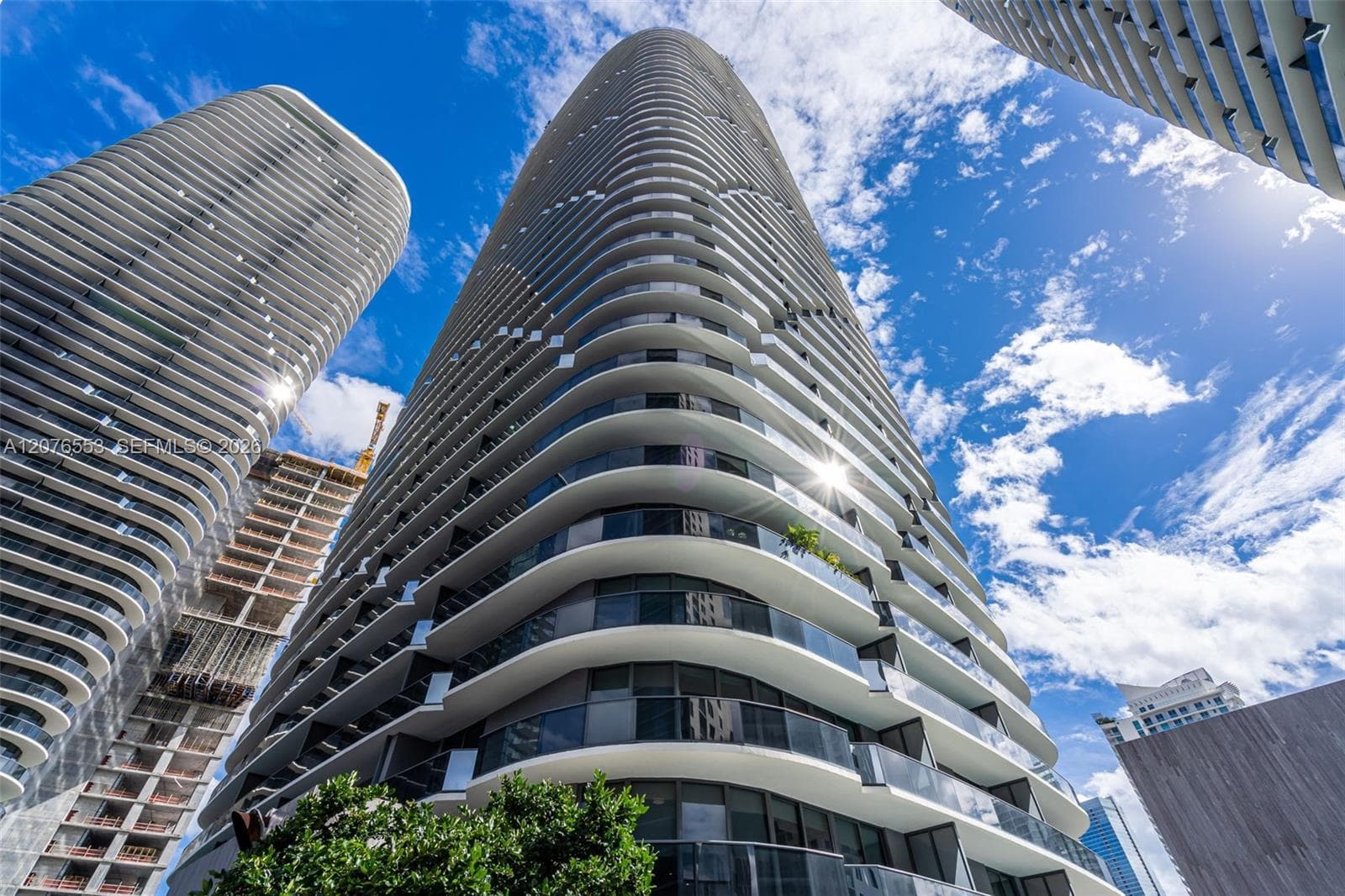 45 SW 9th St # 1706, Miami FL 33130