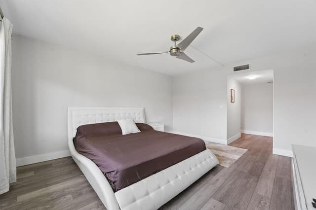 327 LAKEVIEW Drive # 203, Weston FL 33326 - Weston, FL - Photo 6