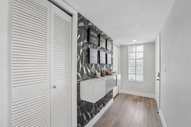 327 LAKEVIEW Drive # 203, Weston FL 33326 - Weston, FL - Photo 3