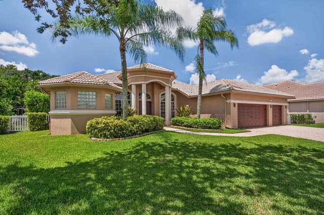 6161 NW 53RD Circle, Coral Springs FL 33067 - Coral Springs, FL - Photo 2