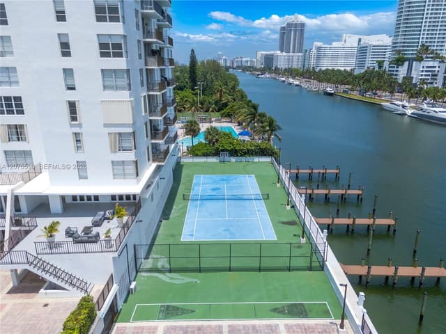 4101 Pine Tree Dr # 1105, Miami Beach FL 33140 - Miami Beach, FL - Photo 2
