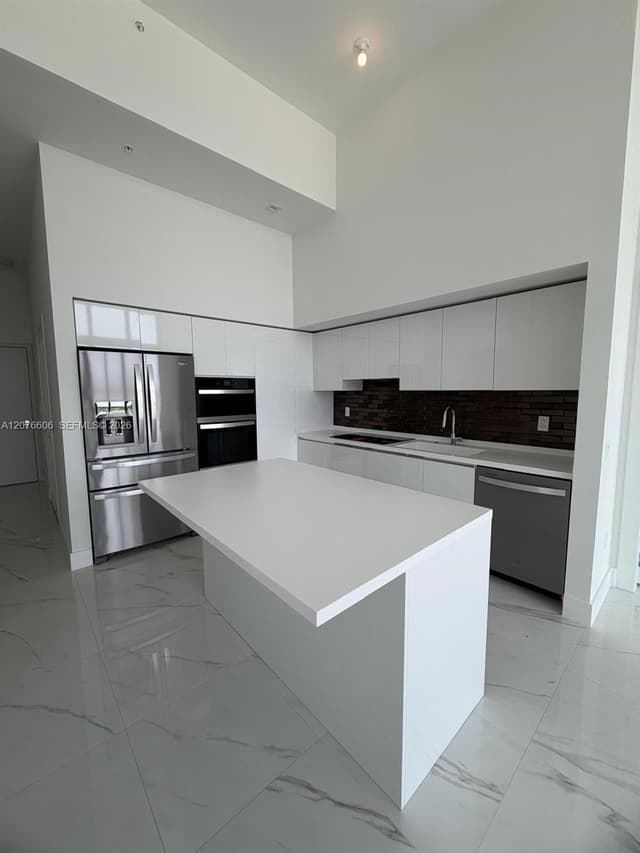 1170 E HALLANDALE BEACH BLVD # 607, Hallandale Beach FL 33009 - Hallandale Beach, FL - Photo 2
