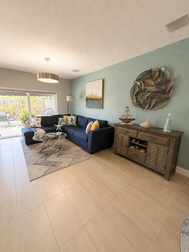 1222 NW 3rd Ln, Florida City FL 33034 - Florida City, FL - Photo 5