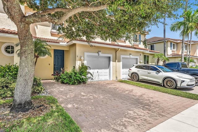 3028 N EVERGREEN Circle, Boynton Beach FL 33426 - Boynton Beach, FL - Photo 4