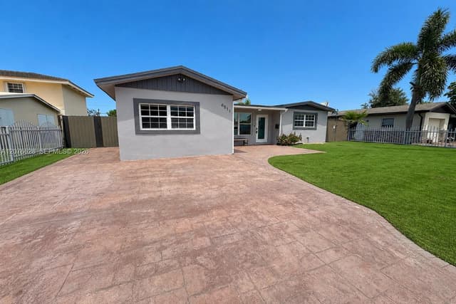 6511 Park St, Hollywood FL 33024 - Hollywood, FL - Photo 2