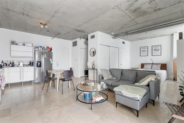 690 SW 1st Ct # 2025, Miami FL 33130 - Miami, FL - Photo 2