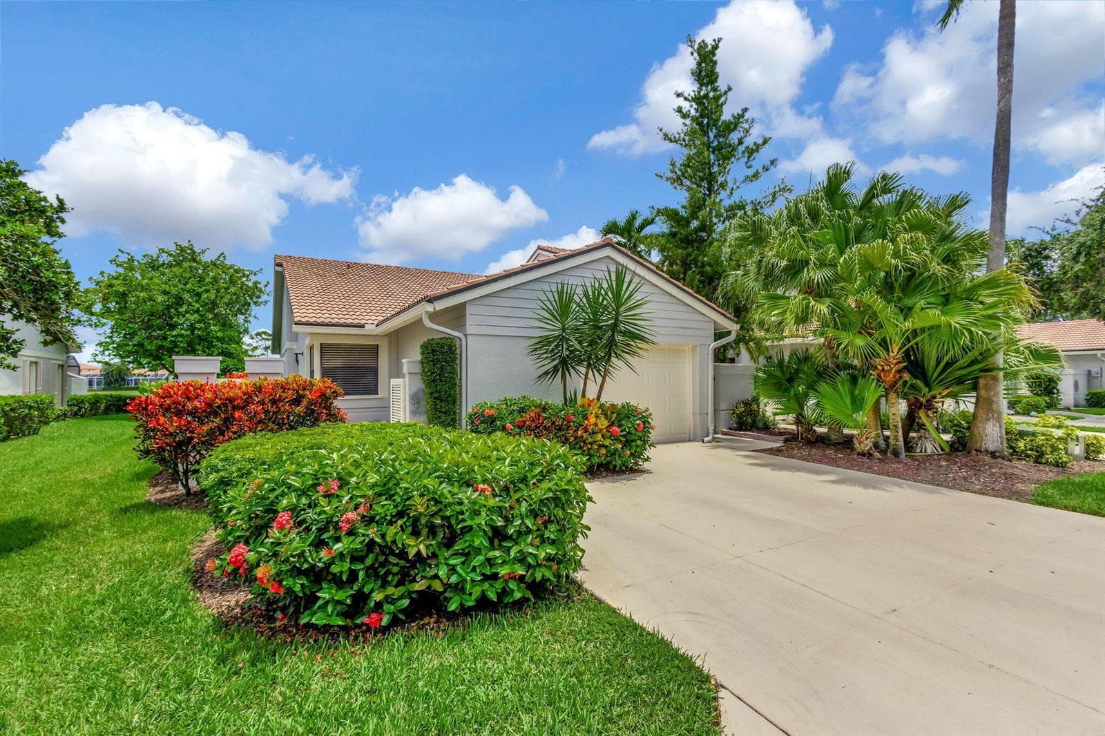 523 Prestwick Circle, Palm Beach Gardens FL 33418 - Palm Beach Gardens, FL - Photo 1