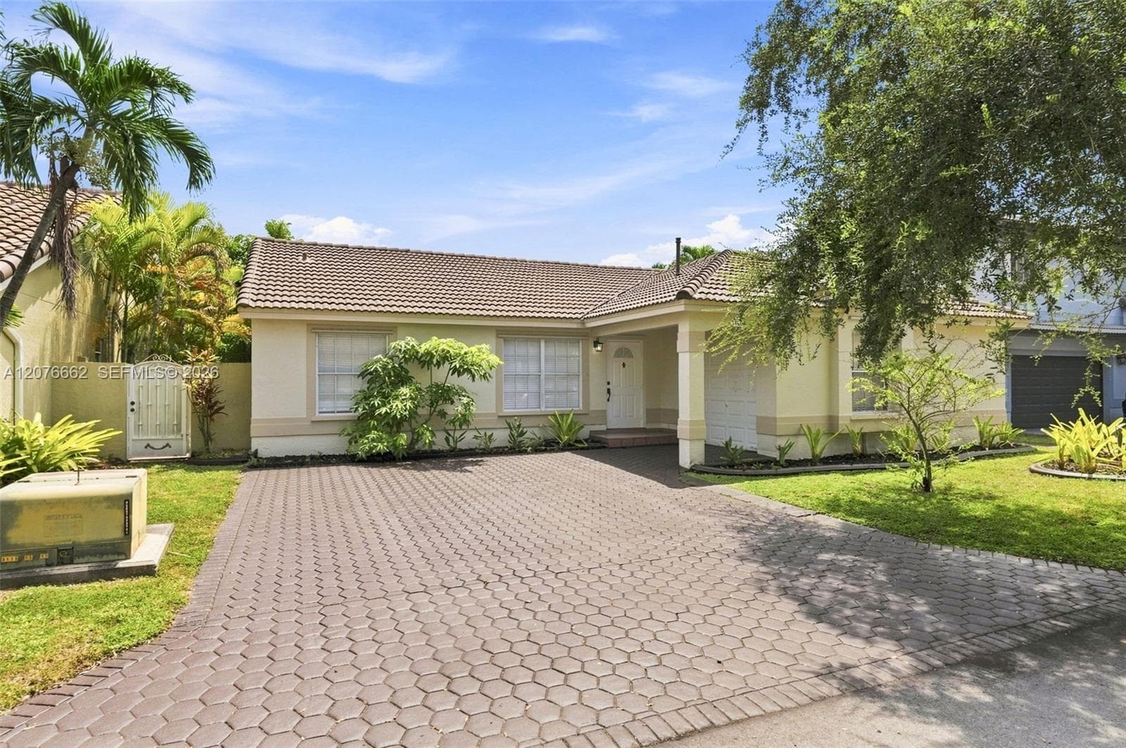 19181 NW 89th Ave, Hialeah FL 33018 - Hialeah, FL - Photo 1