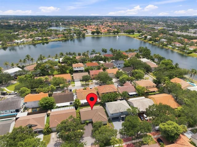 19181 NW 89th Ave, Hialeah FL 33018 - Hialeah, FL - Photo 4