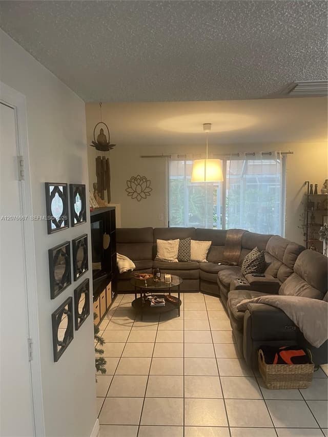 1522 Barcelona Way # 20, Weston FL 33327 - Weston, FL - Photo 3