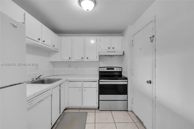 9001 SW 77th Ave # C402, Miami FL 33156 - Miami, FL - Photo 2