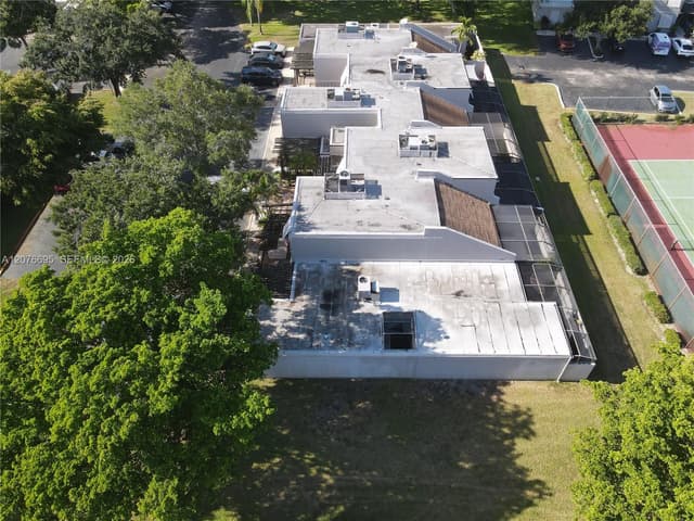 1541 NW 113th Ave, Pembroke Pines FL 33026 - Pembroke Pines, FL - Photo 2