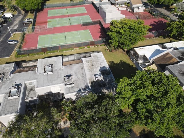 1541 NW 113th Ave, Pembroke Pines FL 33026 - Pembroke Pines, FL - Photo 4