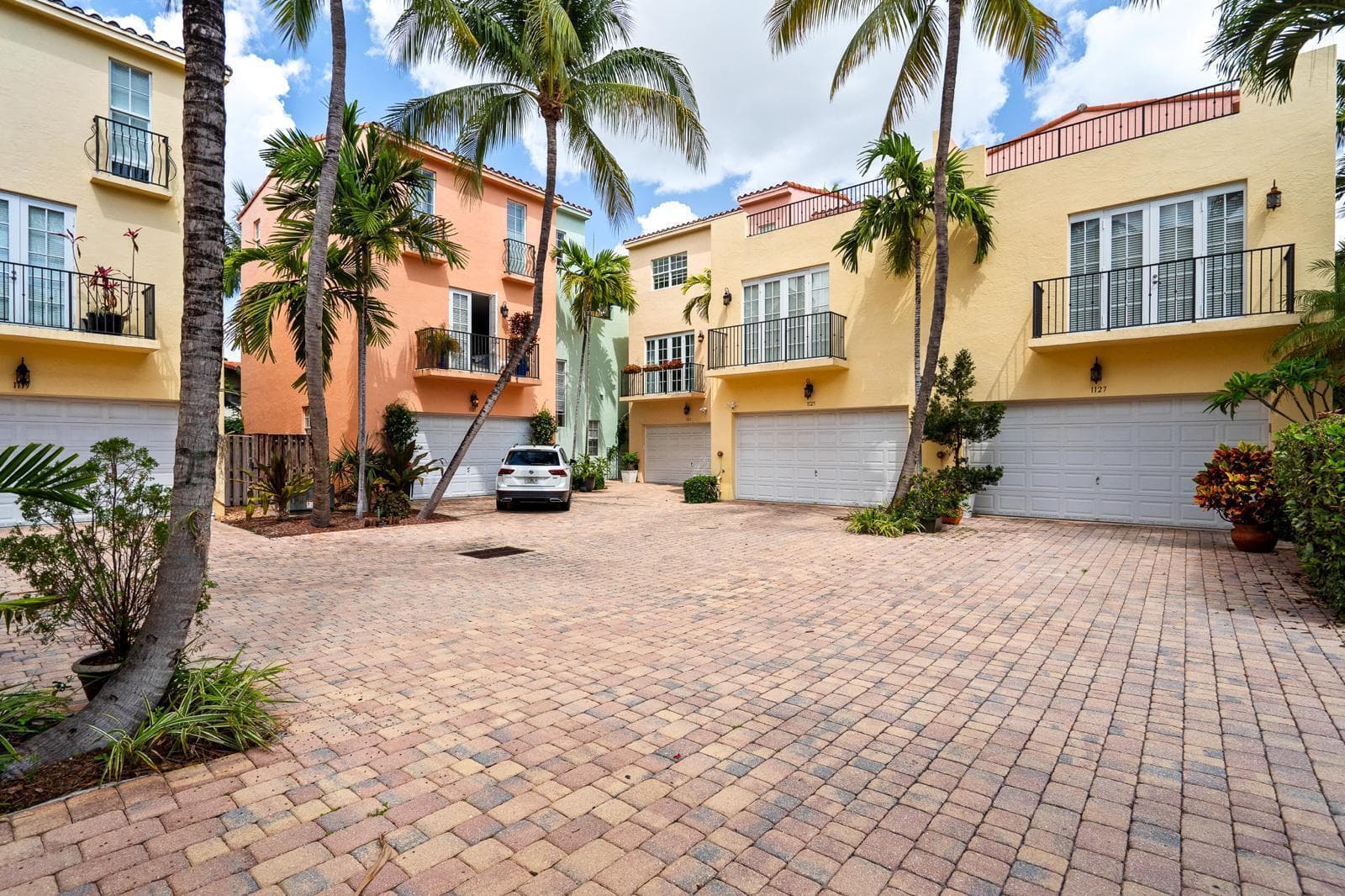 1123 NE 18TH Avenue, Fort Lauderdale FL 33304