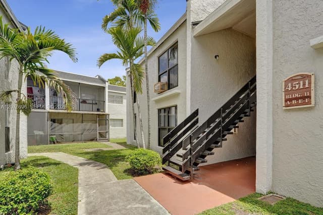 4511 Treehouse Ln # B, Tamarac FL 33319 - Tamarac, FL - Photo 2