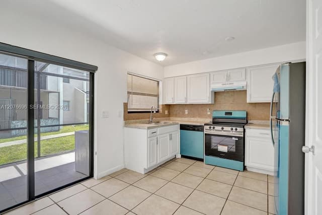 4511 Treehouse Ln # B, Tamarac FL 33319 - Tamarac, FL - Photo 4