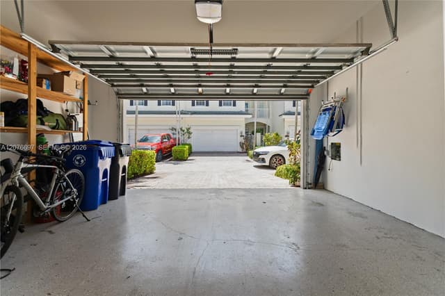 1139 N Victoria Park Rd, Fort Lauderdale FL 33304 - Fort Lauderdale, FL - Photo 3