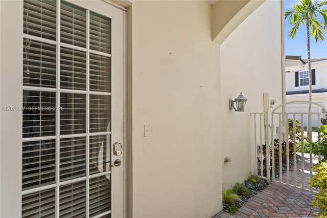 1139 N Victoria Park Rd, Fort Lauderdale FL 33304 - Fort Lauderdale, FL - Photo 5
