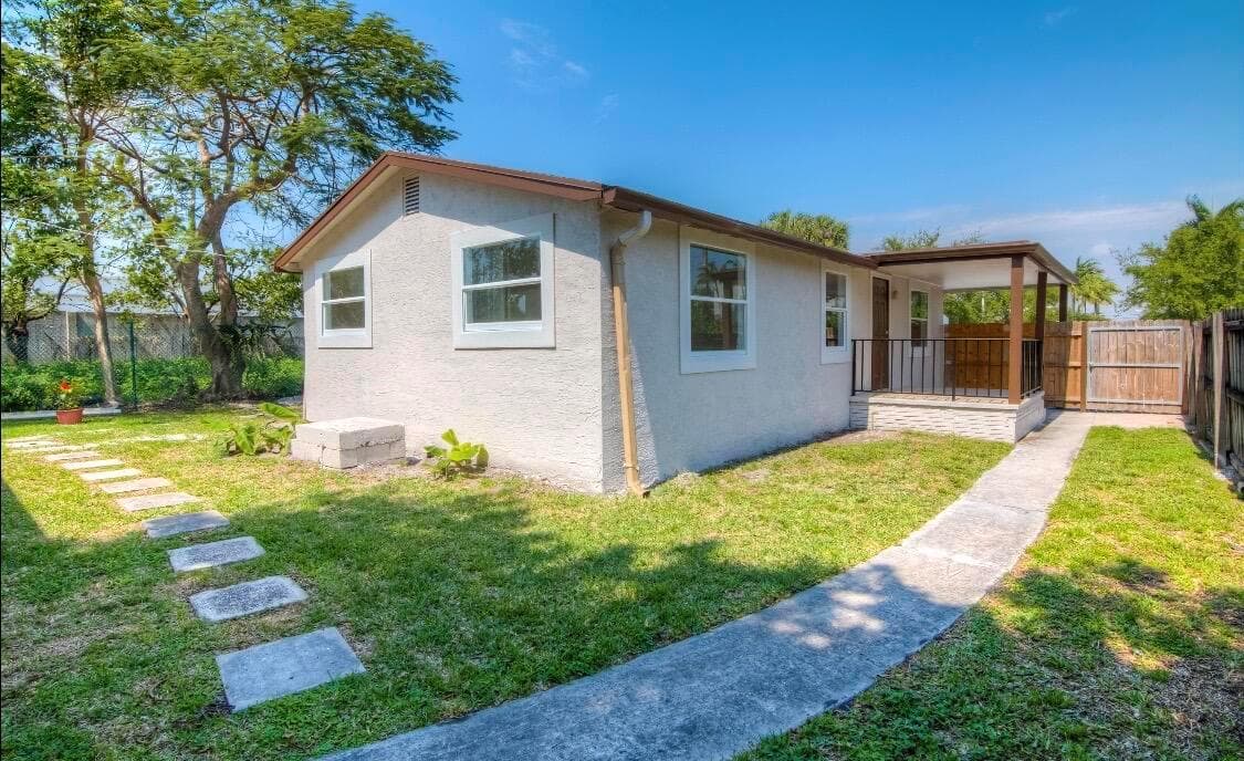2960 Chickamauga Avenue, West Palm Beach FL 33409 - West Palm Beach, FL - Photo 1
