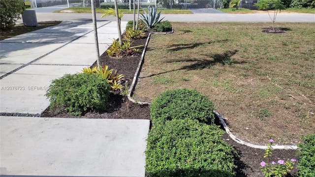 300 S Biscayne River Dr, Miami FL 33169 - Miami, FL - Photo 3