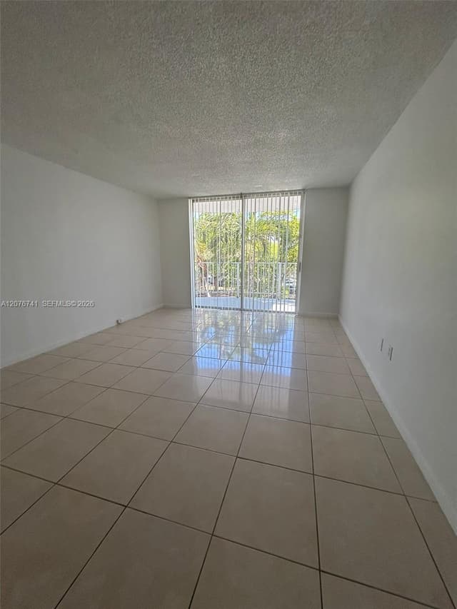 496 NW 165th St Rd # 310, Miami FL 33169 - Miami, FL - Photo 5