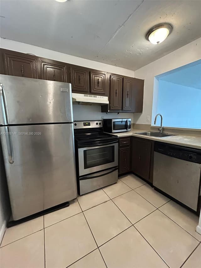 496 NW 165th St Rd # 310, Miami FL 33169 - Miami, FL - Photo 4