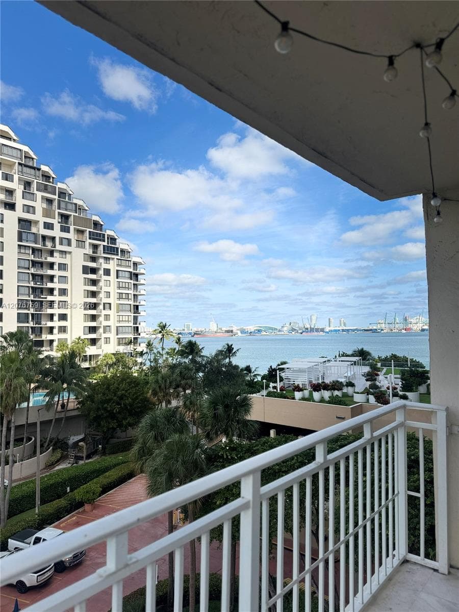 770 CLAUGHTON ISLAND DR # 601, Miami FL 33131 - Miami, FL - Photo 1
