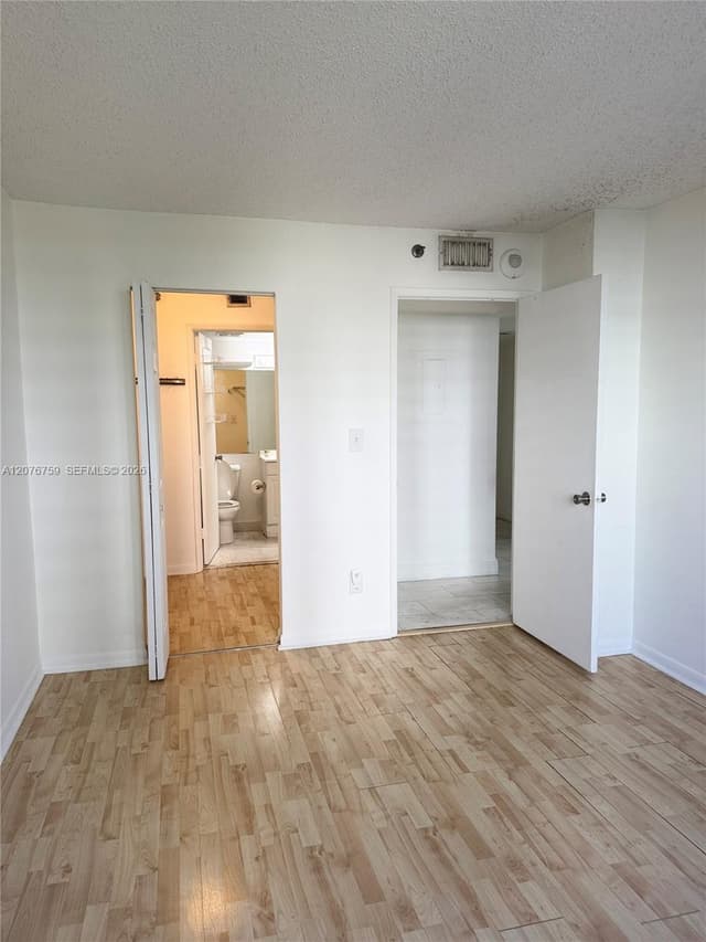 770 CLAUGHTON ISLAND DR # 601, Miami FL 33131 - Miami, FL - Photo 5