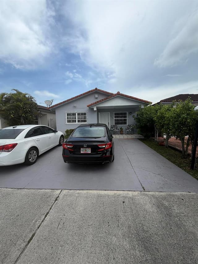 4349 W 10TH Avenue, Hialeah FL 33012 - Hialeah, FL - Photo 2
