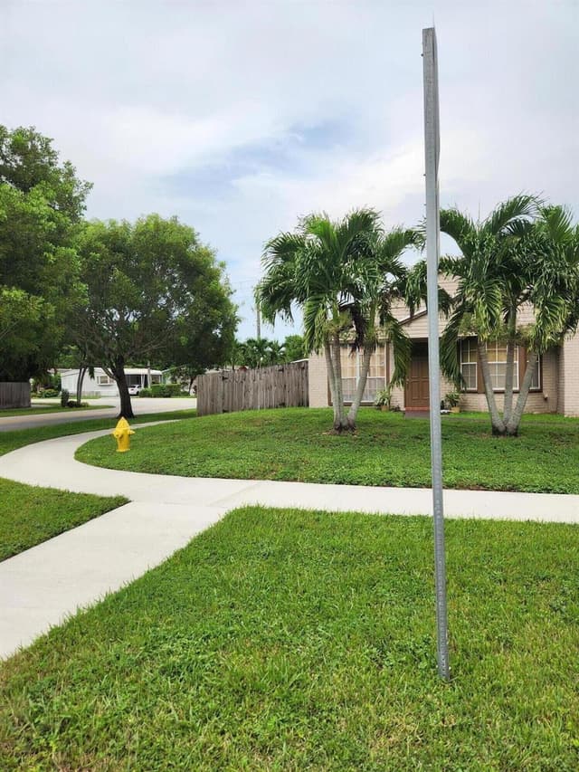 1000 SW 133RD Terrace, Davie FL 33325 - Davie, FL - Photo 2
