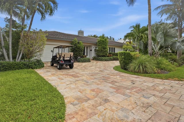571 S Mashta Dr, Key Biscayne FL 33149 - Key Biscayne, FL - Photo 2
