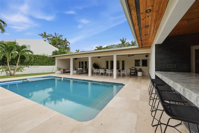 571 S Mashta Dr, Key Biscayne FL 33149 - Key Biscayne, FL - Photo 3