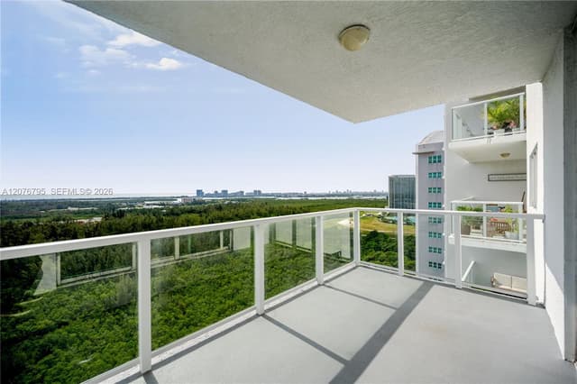 15051 Royal Oaks Ln # 2403, North Miami FL 33181 - North Miami, FL - Photo 2