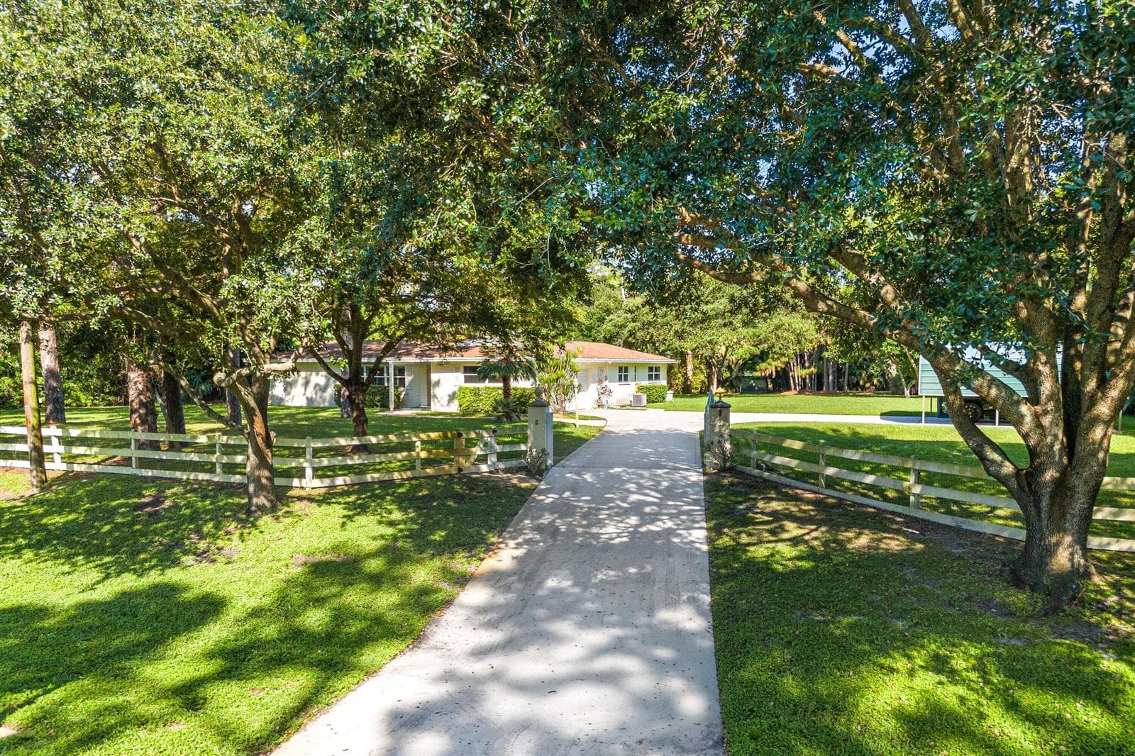 8645 Square Lake Drive, Palm Beach Gardens FL 33418 - Palm Beach Gardens, FL - Photo 1